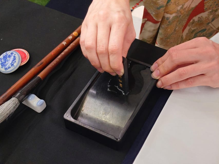 Kyoto: Sumi Ink and Brush Calligraphy Experience - Starting with water, ink, and an inkstone