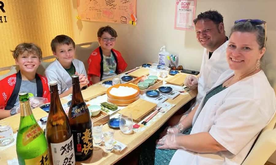 Kyoto: Sushi Making Experience in Kawaramachi - A 90-minute schedule that fits a Kyoto day