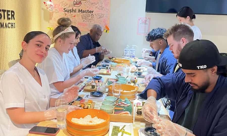 Kyoto: Sushi Making Experience in Kawaramachi - The standard course: 9 nigiri and 3 gunkan-maki