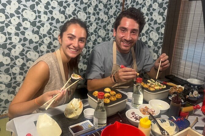 Kyoto Sushi & Takoyaki Cooking Class near Gion and Kiyomizu-dera! - Cooking Rolled Sushi Inside a Kyoto Machiya