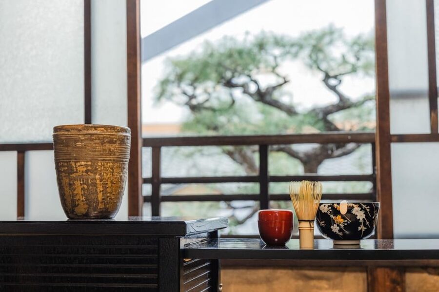 Kyoto: Table-Style Tea Ceremony at a Kyo-Machiya - Purifying yourself at the garden basin