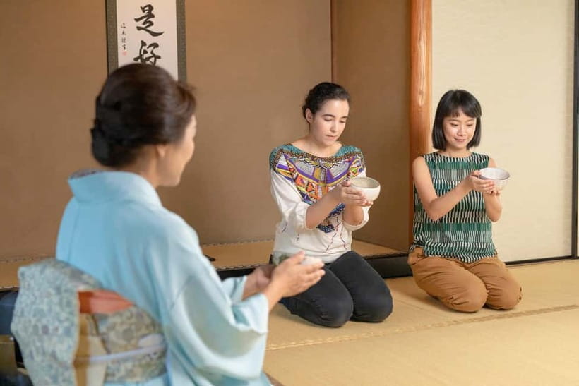 Kyoto: Tea Ceremony in 100-year-old Kyo-Machiya Townhouse - Choosing the kimono package