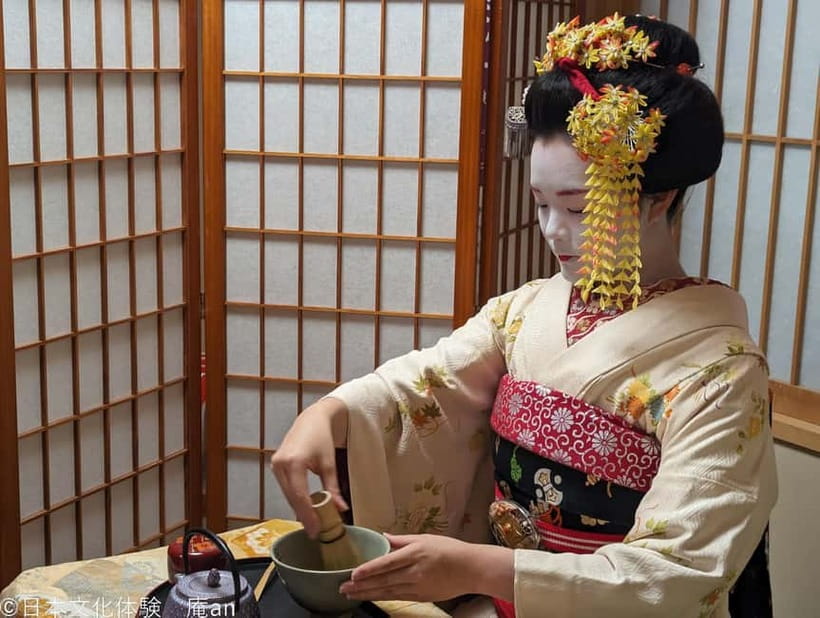 Kyoto: Tea Ceremony with Maiko - A 45-minute introduction to Kyoto culture