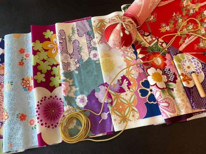 Kyoto: Traditional Kimono Fabric Handicrafts Workshop - A handmade souvenir for about $25