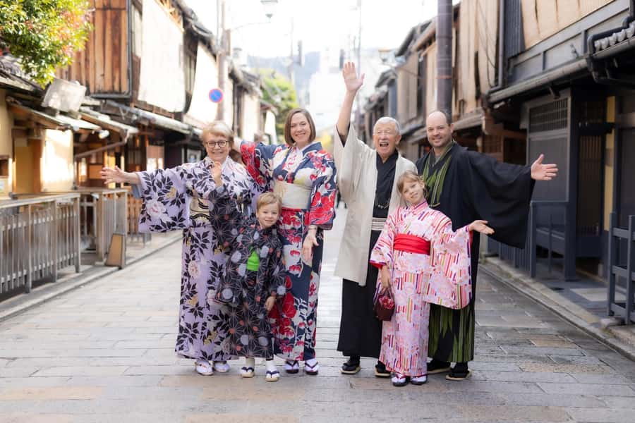 Kyoto: Traditional Kimono Rental - Hair styling, makeup, and the final look