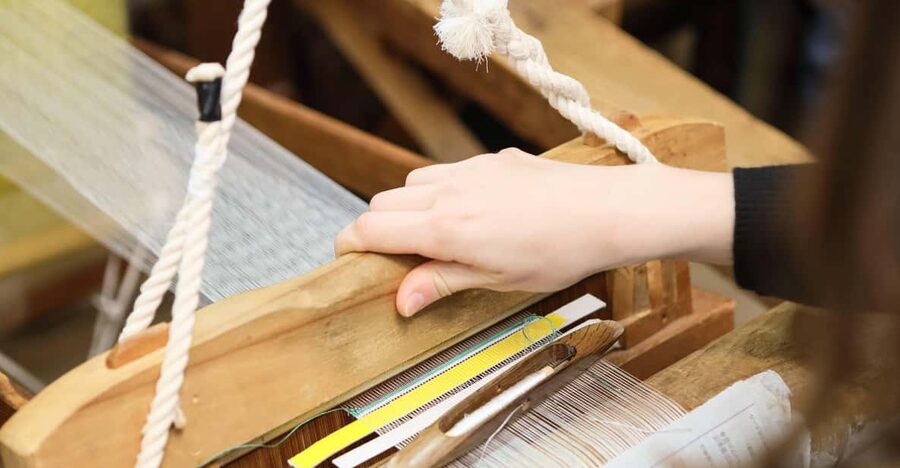Kyoto: Try Nishijin Weaving in the Oldest Geisha District - Learning Tsuzure-ori from a working craftsman