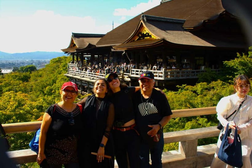 Kyoto: Walking tour Kiyomizu, Geisha District with a Local - Key points to know before booking