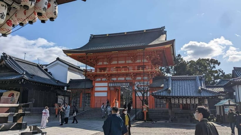 Kyoto: Walking tour Kiyomizu, Geisha District with a Local - Starting at Shijo Bridge and entering old Kyoto