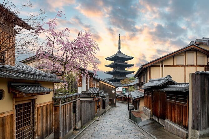Kyoto Walking Tour with Kimono Rental Lunch and Tea Ceremony - Shimogamo Jinja and a thousand years of worship
