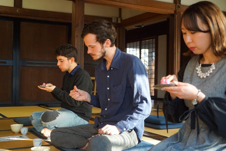 Kyoto: Zen Meditation and Garden Tour at a Temple with Lunch - Tofukuji Temple and its powerful old details