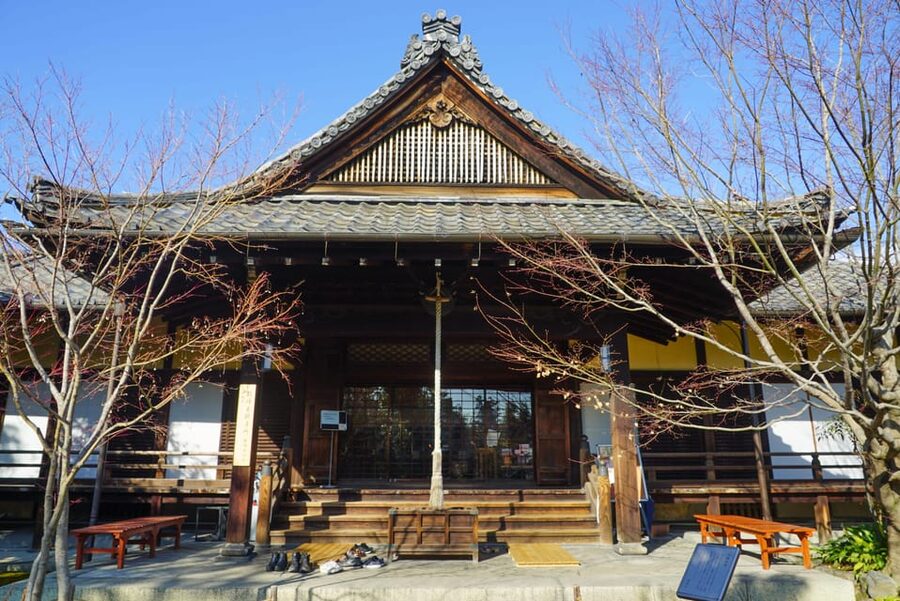 Kyoto: Zen Meditation and Garden Tour at a Temple with Lunch - What the $107 price includes