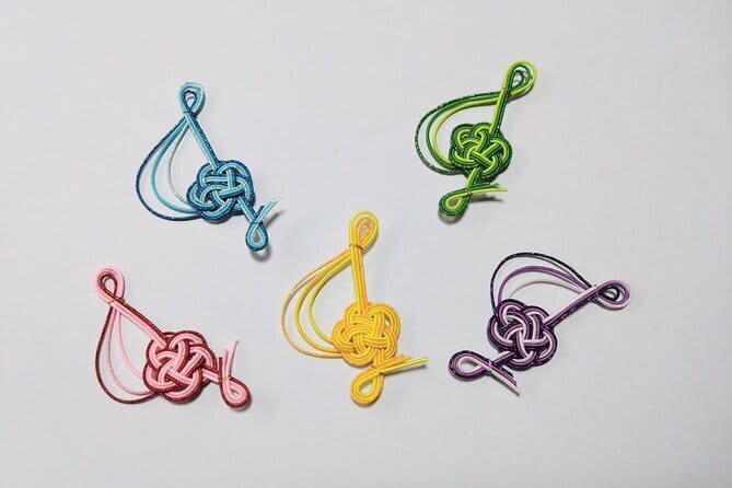 Let's make Japanese accessories with Mizuhiki - Matcha and sweets provide a calm finish