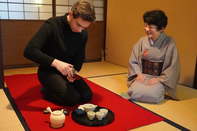 Let's make Japanese accessories with Mizuhiki - Who will enjoy this workshop most
