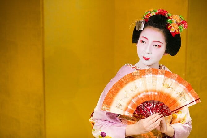 Maiko Night Performance with Kaiseki-style Kyoto cuisine Dinner - Higashiyama-sancho Park and the Kyoto night view