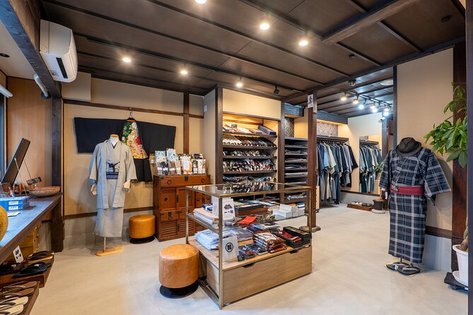 Men's Kimono Lesson and Shopping in Kyoto - Practicing until you can dress yourself
