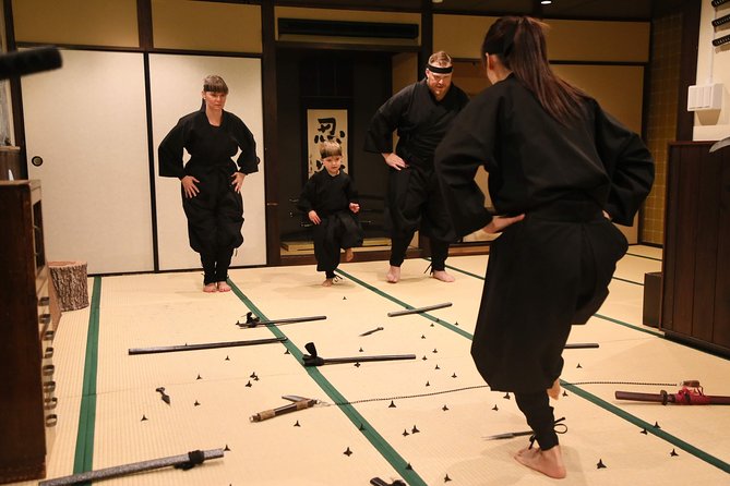 Ninja 1-hour Hands-on Lesson by Japanese master in Kyoto -Entry - Finishing with the ninja blowgun