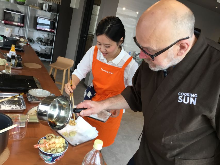 Nishiki Market Food Tour with Cooking Class - What the cooking lesson is like