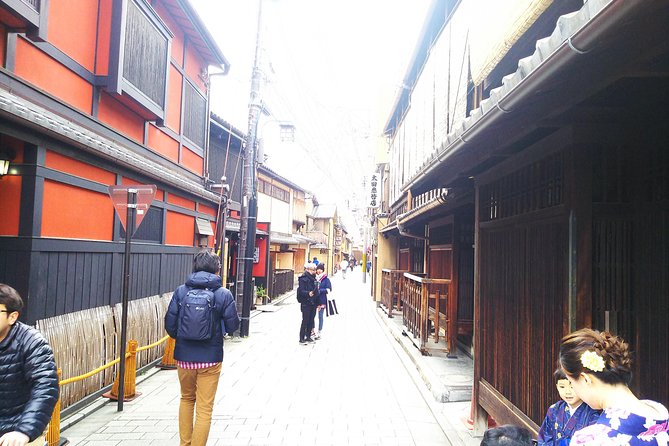One-Day Walking Tour : Enjoy Kyoto to the fullest! - What the guides add to the day