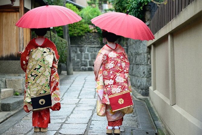 One Hour Geisha Show in Gion Kyoto - Meeting a maiko in Gion