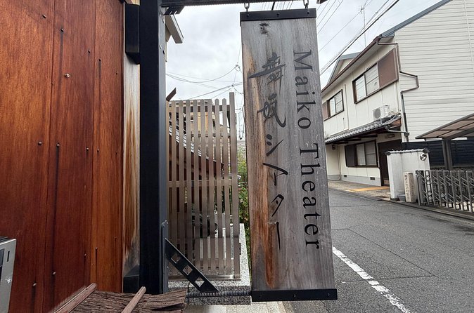 One Hour Geisha Show in Gion Kyoto - The value of tea, snacks, and participation