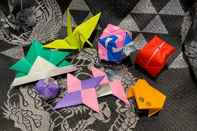Origami Workshop Near Kiyomizu Dera Temple in Kyoto - Folding Japanese tradition near Kiyomizu Dera