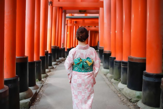Photo Shoot with a Private Vacation Photographer in KYOTO, JAPAN - What the photographer’s style means for your pictures