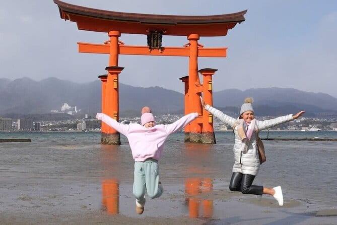 Private Day Trip To Hiroshima from Kyoto or Osaka by Bullet Train - Meeting your guide and riding the bullet train