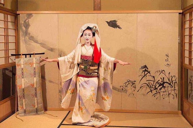 Private Dinner with Maiko and Geiko in Kyoto - The Maiko or Geiko performance