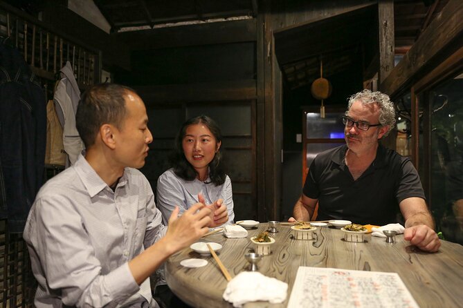 Private Food & Sake Tour in Central Kyoto with Sake Sommelier - Inside a machiya izakaya