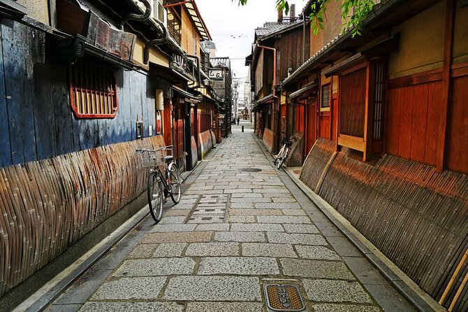 Private Kyoto Geisha Districts Walking Tour - Key points at a glance