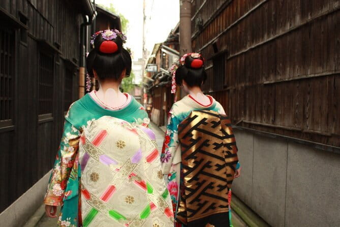 Private Kyoto with Exceptional Guide Tailored to Your Needs - Nijo Castle and the meeting of military and imperial Kyoto