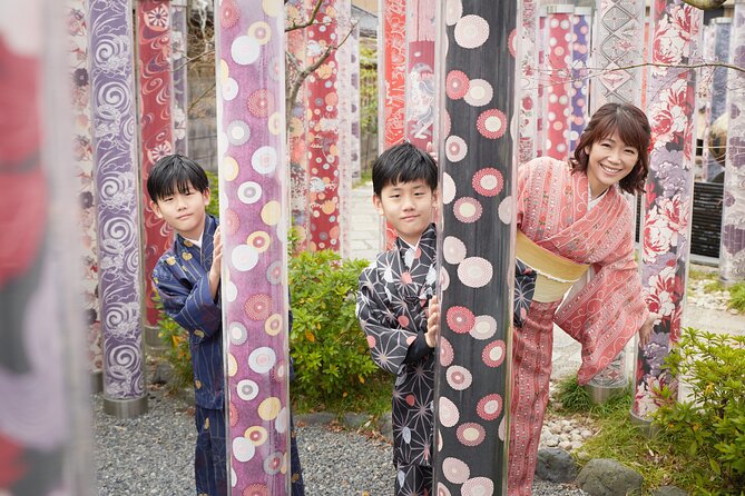 Private photo shoot & walk in Kyoto - Professional photo shoot - What the one-hour session feels like