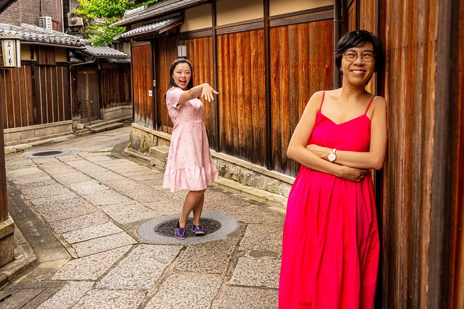 Private Photoshoot Experience in Kyoto ( Gion ) - Posing help for first-time subjects