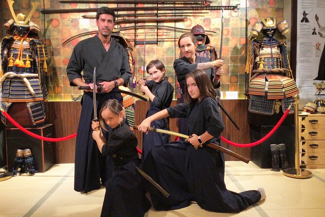 Samurai Sword Experience (Family Friendly)at SAMURAI MUSEUM KYOTO - Putting on armor and taking the photographs