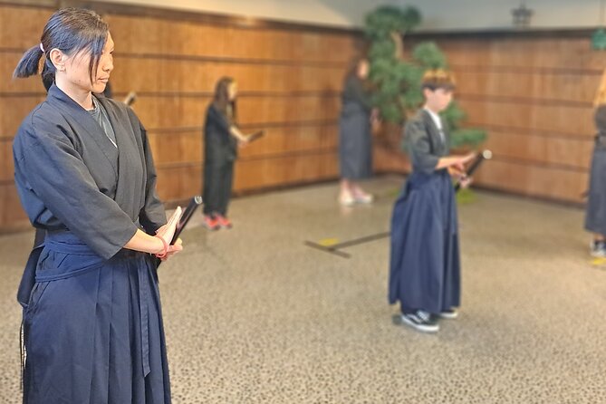 Samurai Sword Experience (Family Friendly)at SAMURAI MUSEUM KYOTO - The sword lesson: what you will and will not do