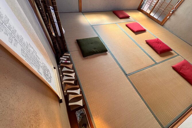 Shamisen Experience in Kyoto 【Private】 - Japanese tea and conversation with the teacher