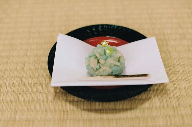 Tea ceremony by the tea master in Kyoto SHIUN AN - The small-group advantage