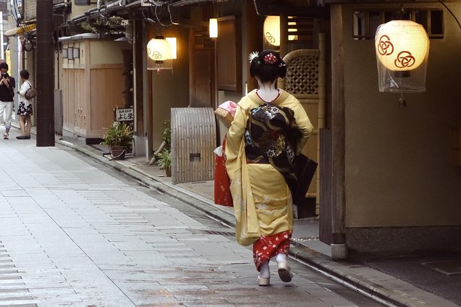 The Kyoto VIP Experience! - Tenryu-ji adds a proper Zen garden