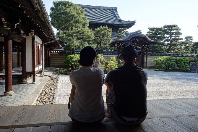 The Kyoto VIP Experience! - Fushimi Inari, where the tour starts with a visual jolt