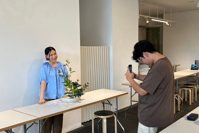 Traditional Japanese Flower Styling Workshop - Ikebana in Kyoto - Choosing flowers, containers, and a workable style